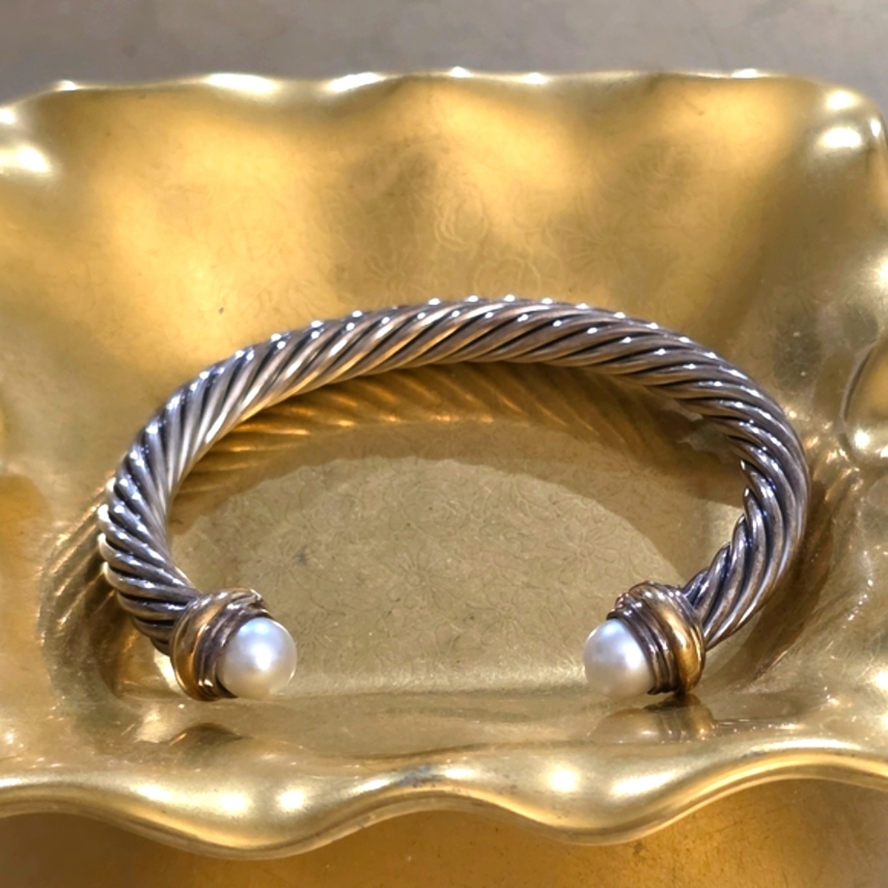 Classic David Yurman Pearl, 14K Gold, and Silver Cable Bracelet - Picture 3 of 6